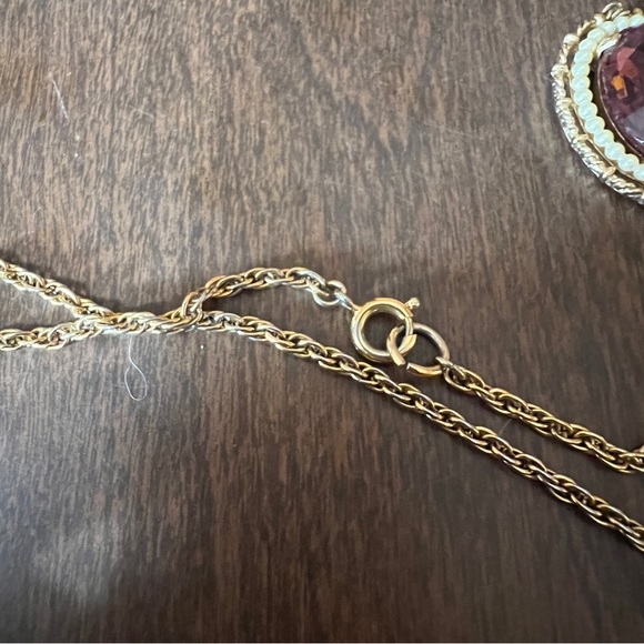 Avon statement necklace gold tone purple pendant - Picture 4 of 11